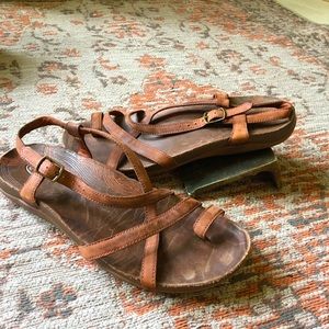 Women’s Chaco Dorra Leather Sandals, Size 8